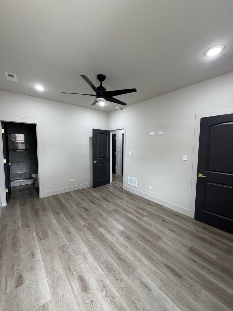 6603 S Langley Avenue - Photo 5