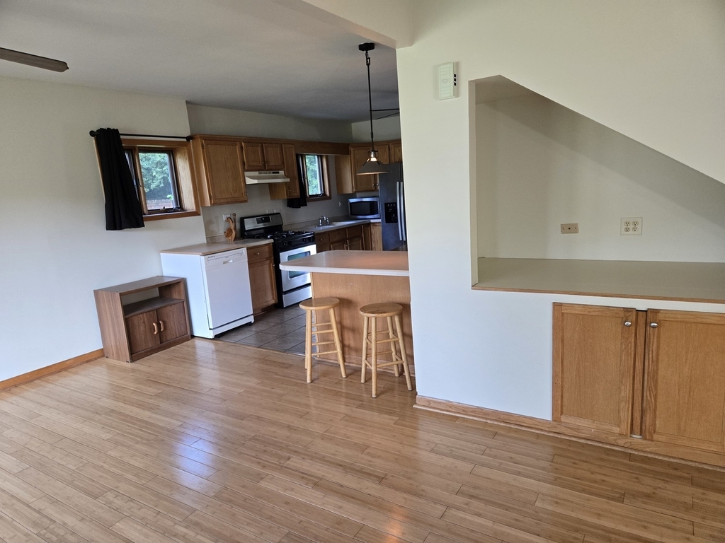3902 W Claire Boulevard - Photo 1