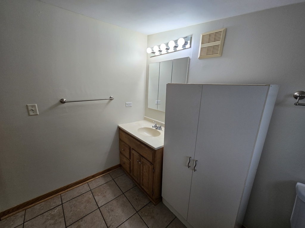 3902 W Claire Boulevard - Photo 10