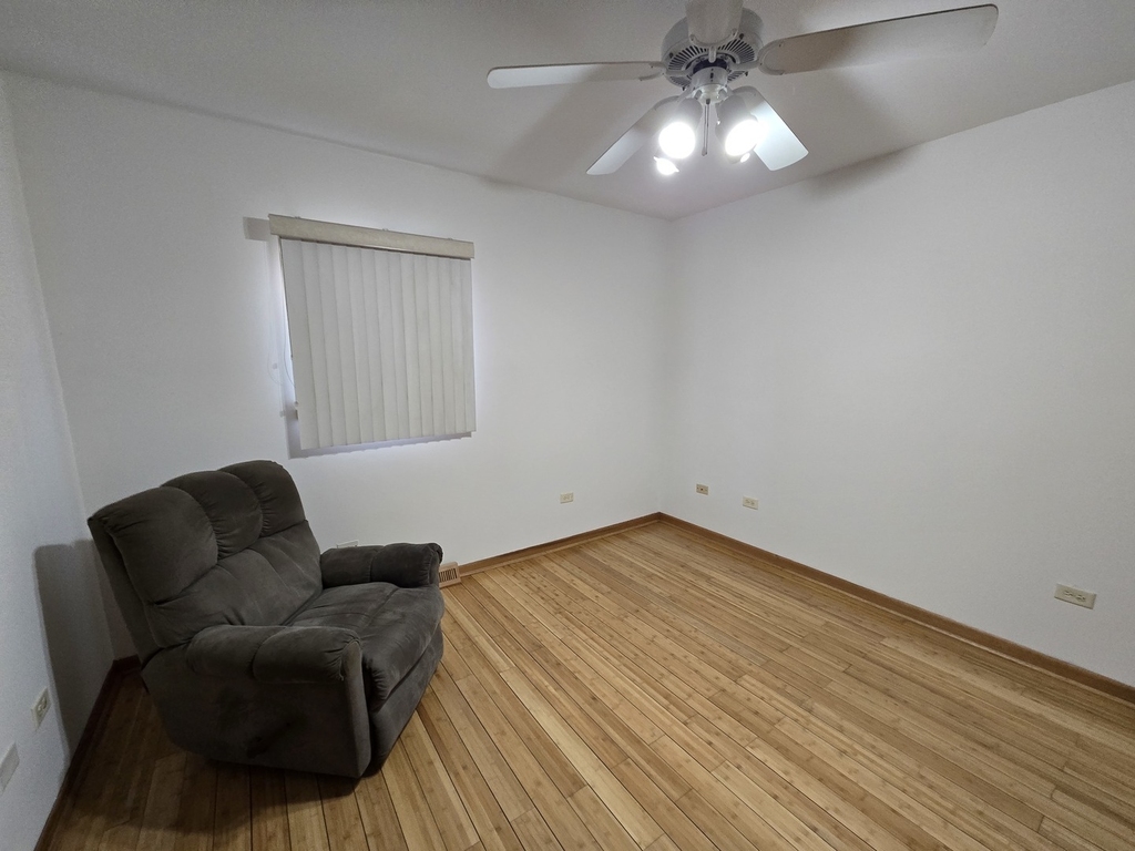 3902 W Claire Boulevard - Photo 8