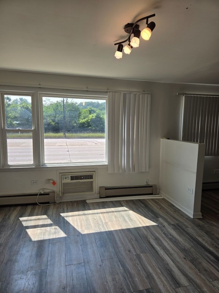 8758 W Berwyn Avenue - Photo 3