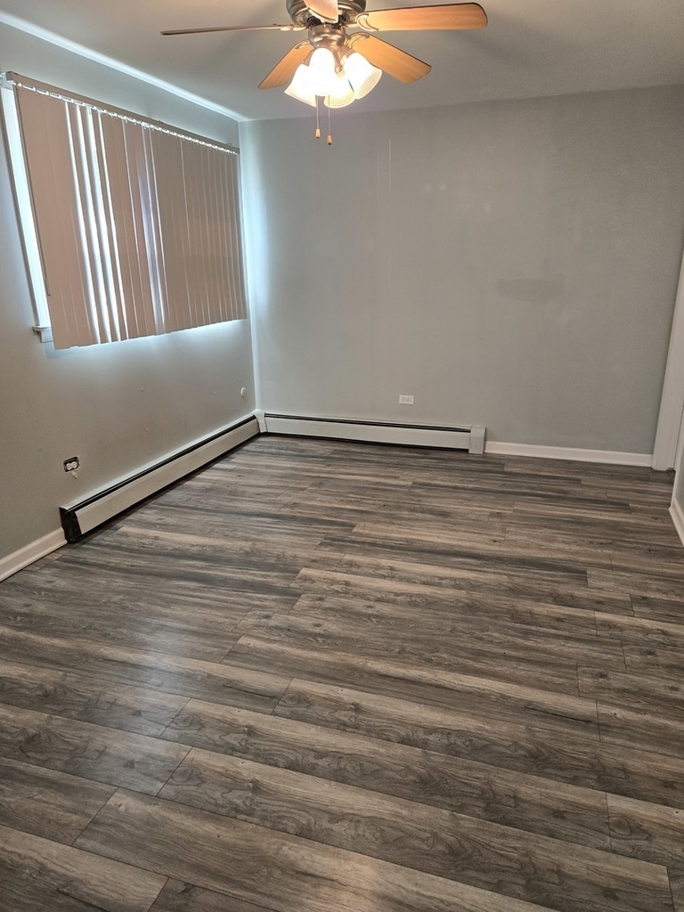 8758 W Berwyn Avenue - Photo 9