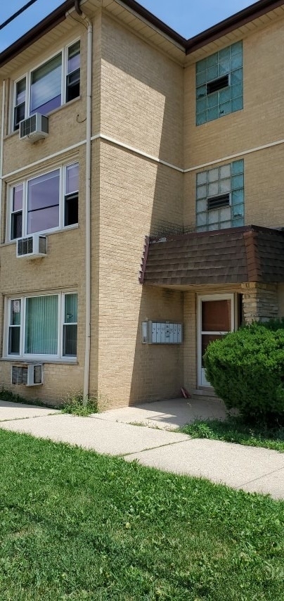 8758 W Berwyn Avenue - Photo 0