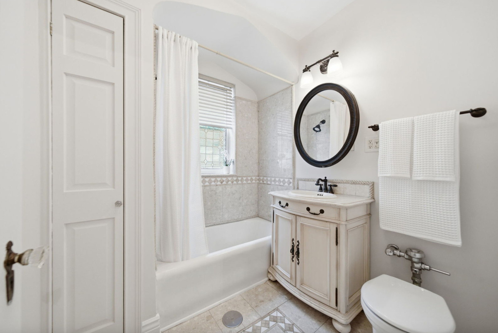 6751 N Artesian Avenue - Photo 11