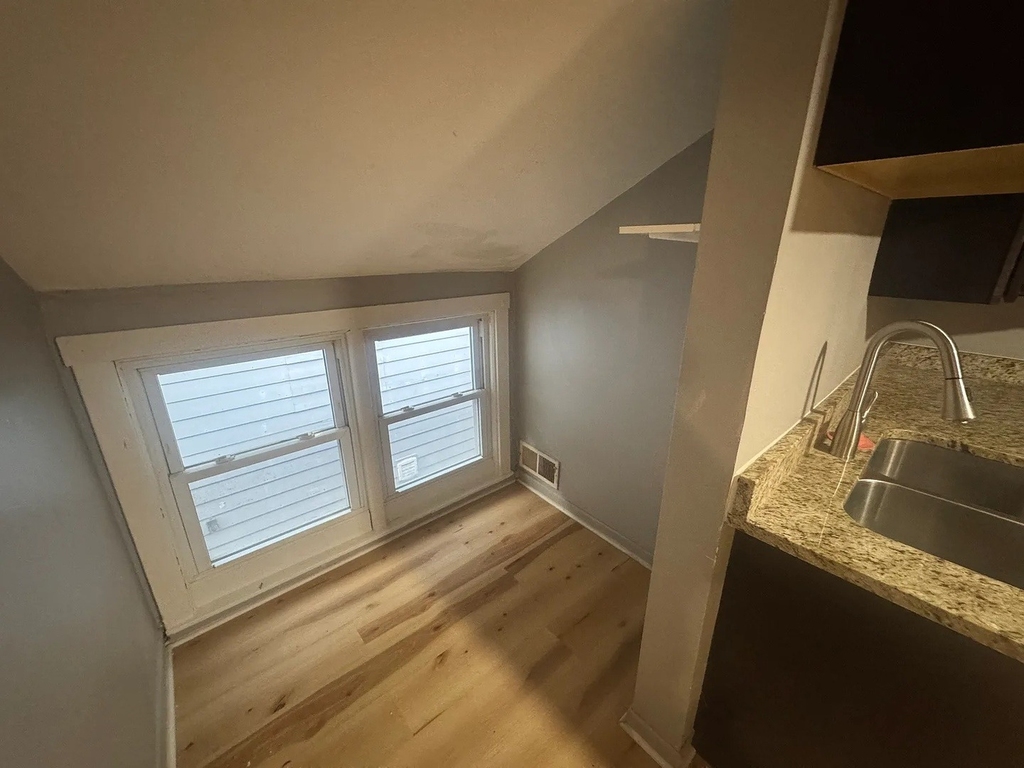 2030 Dodge Avenue - Photo 4