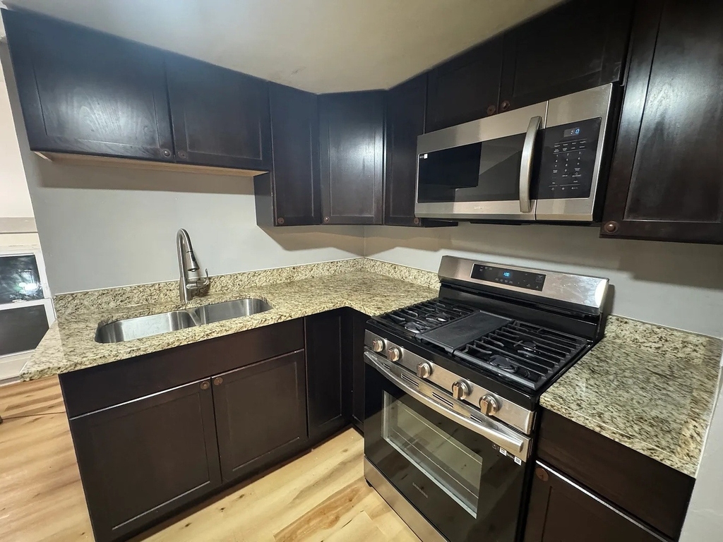 2030 Dodge Avenue - Photo 2