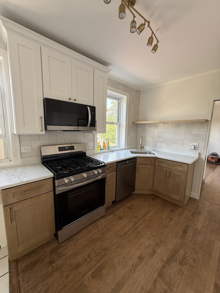1316 Seward Street - Photo 1