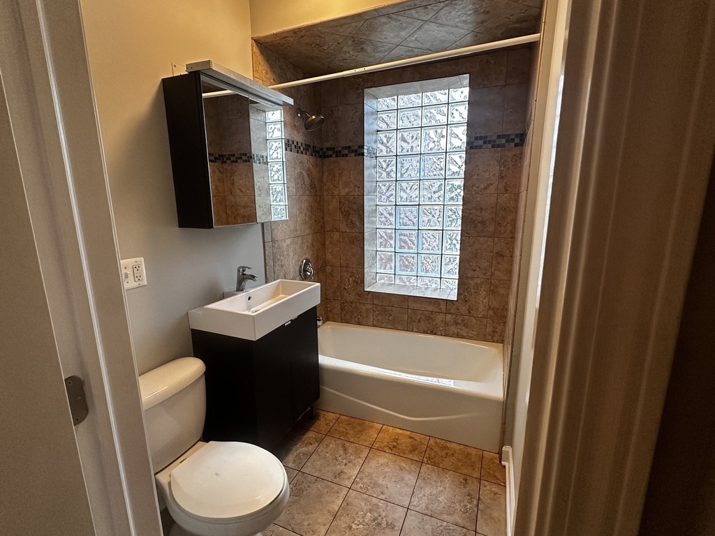 414 W Walnut Street - Photo 10