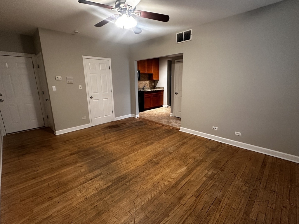 414 W Walnut Street - Photo 9