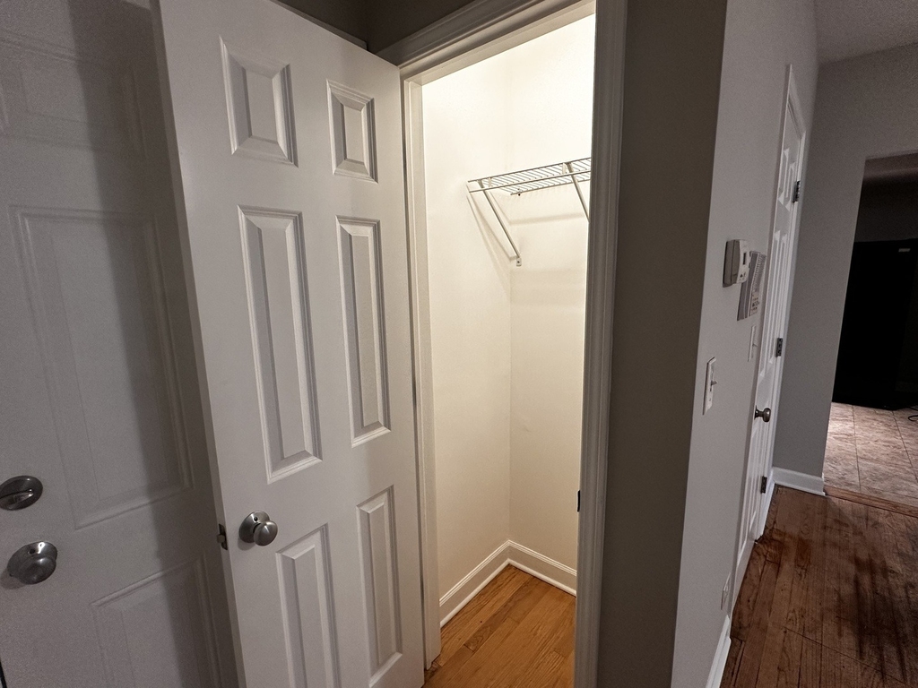 414 W Walnut Street - Photo 7