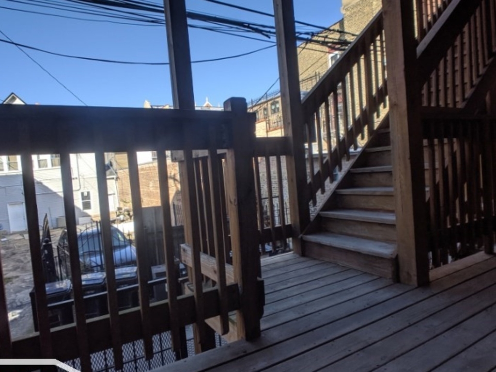 2336 N Spaulding Avenue - Photo 10