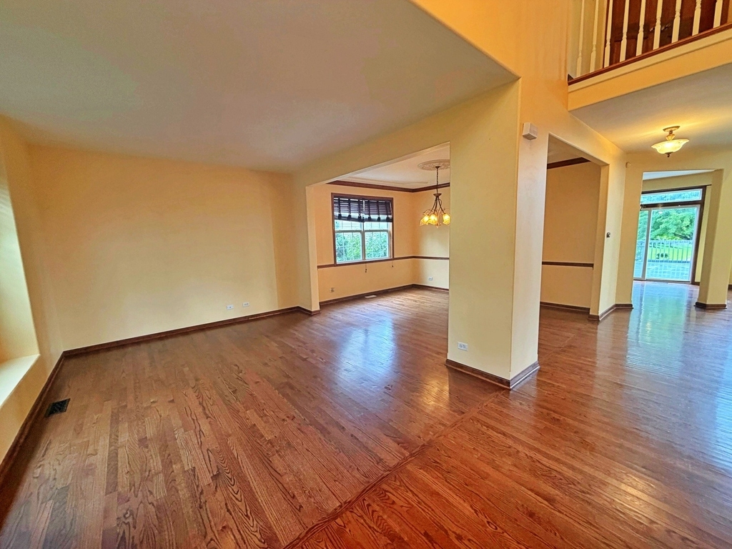 2050 Rockland Drive - Photo 2