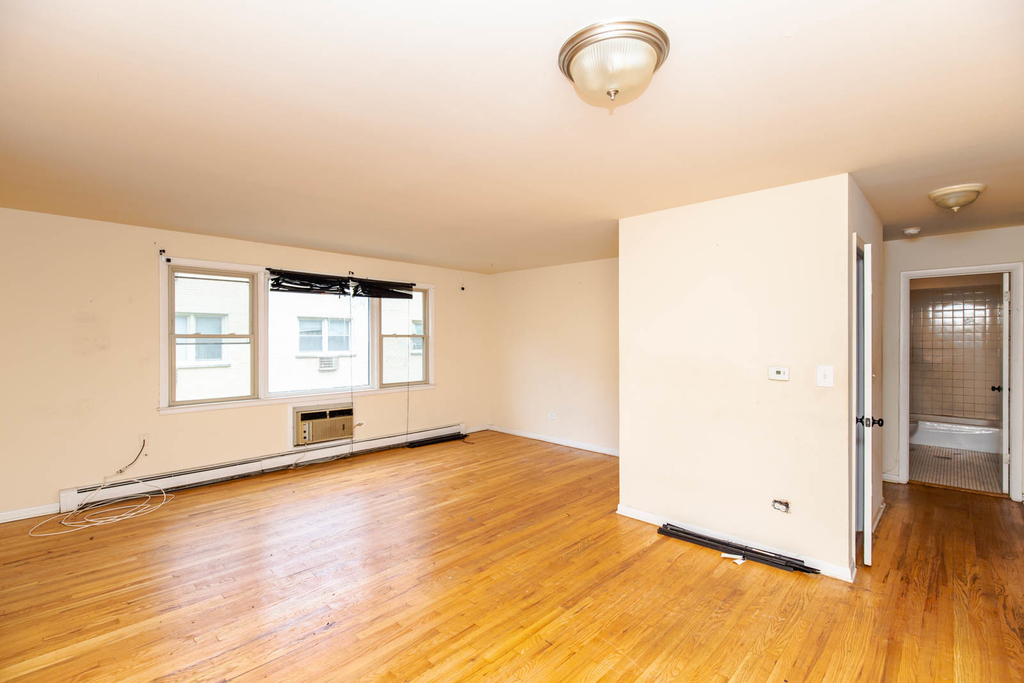 2007 W Touhy Avenue - Photo 2