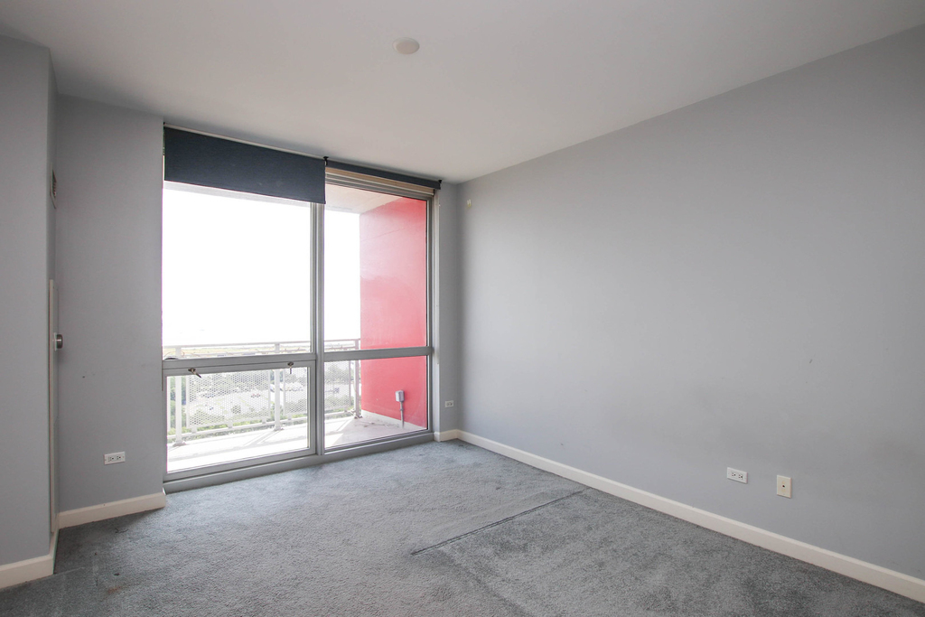1841 S Calumet Avenue - Photo 10