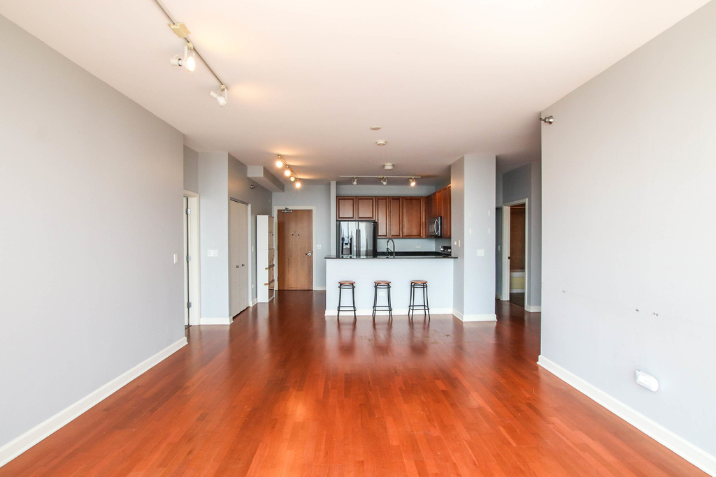 1841 S Calumet Avenue - Photo 4