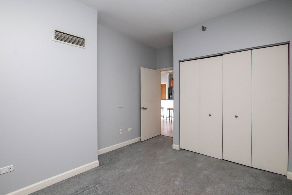 1841 S Calumet Avenue - Photo 15