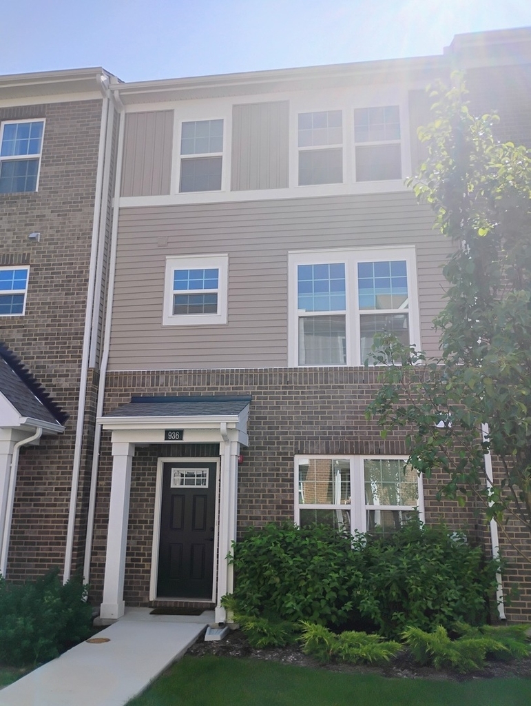 936 Jenkins Court - Photo 1