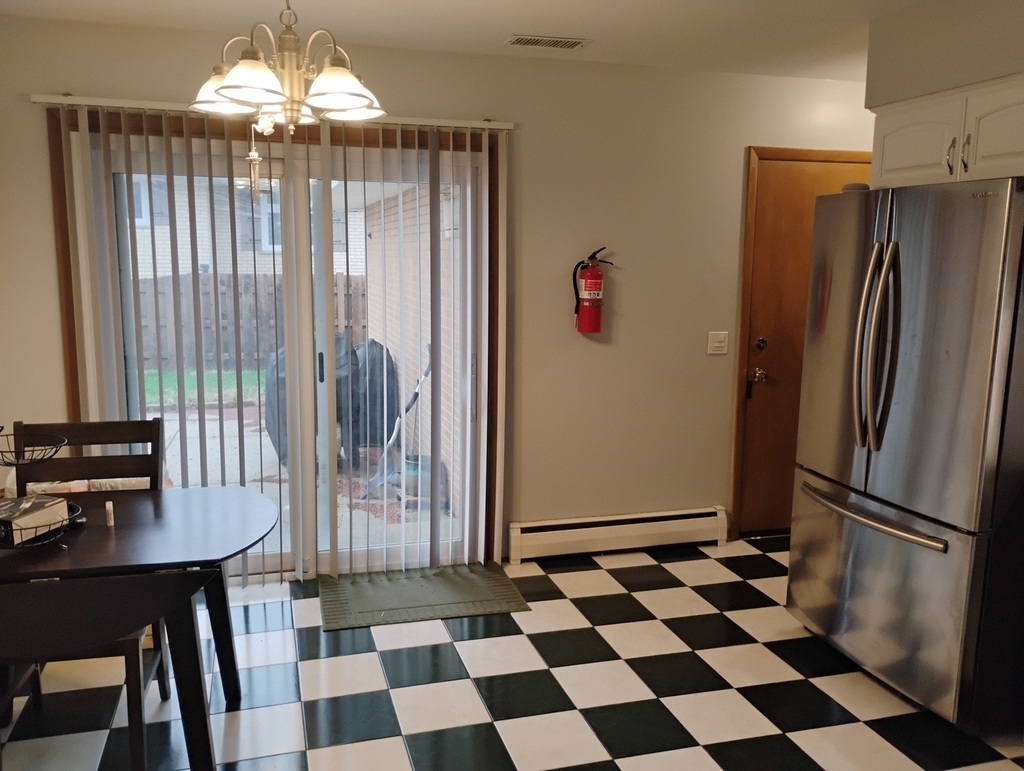 904 S Edward Street - Photo 1