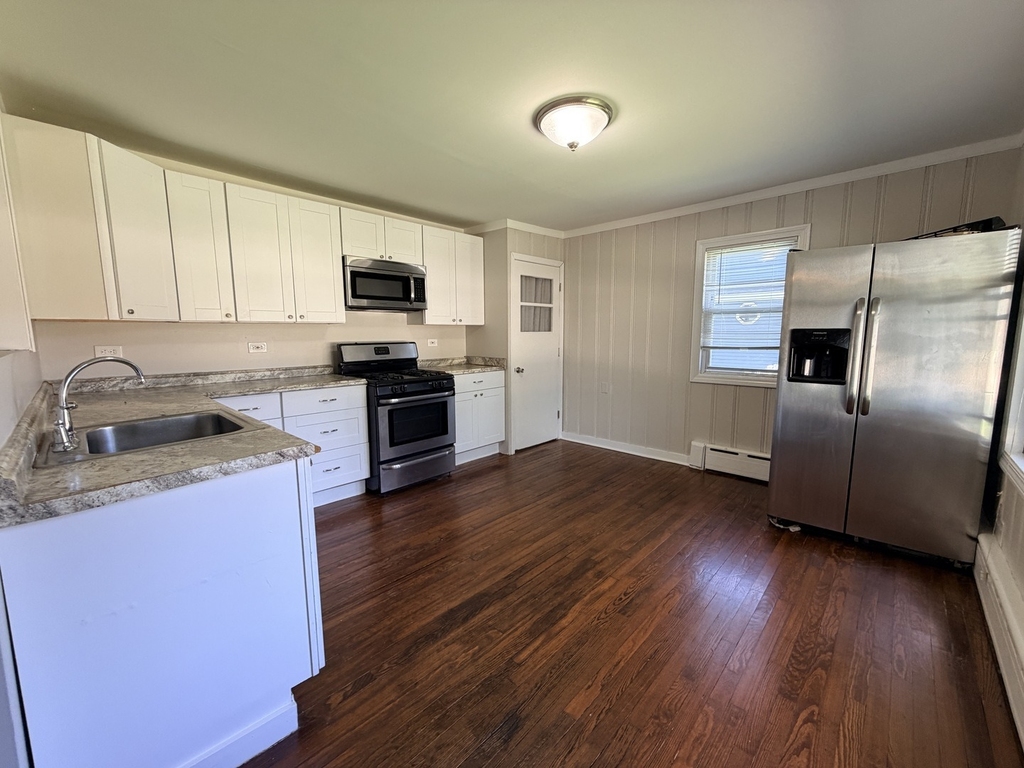 11105 Denny Avenue - Photo 12