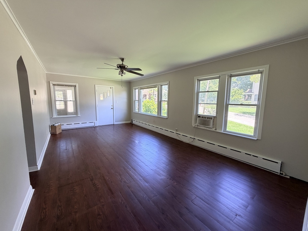 11105 Denny Avenue - Photo 3