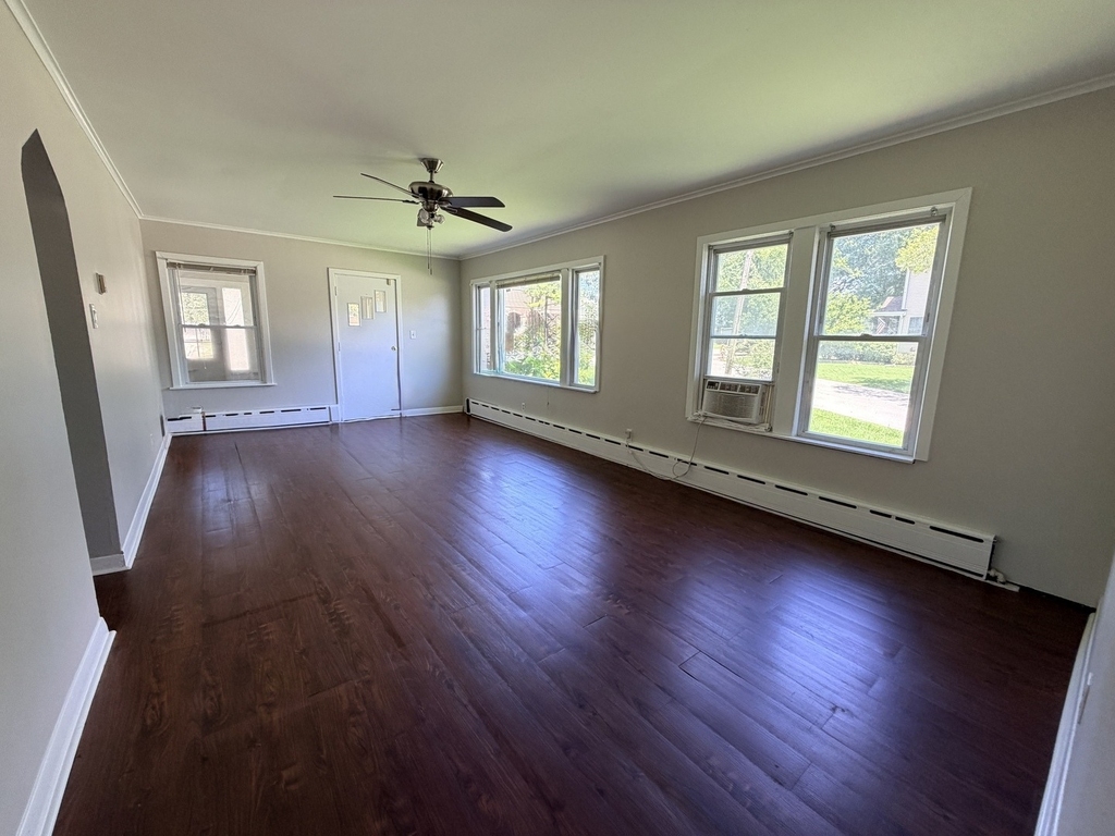 11105 Denny Avenue - Photo 4