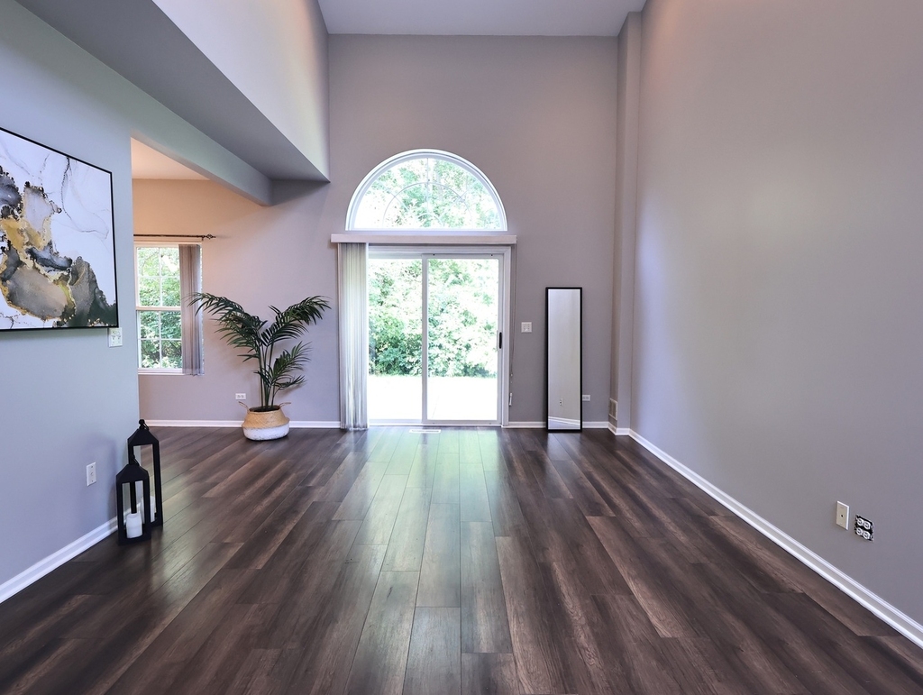 2607 Oak Tree Lane - Photo 4