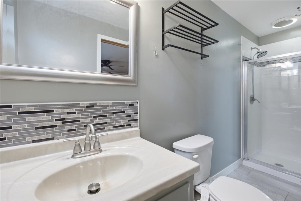 2746 N 75th Court - Photo 9