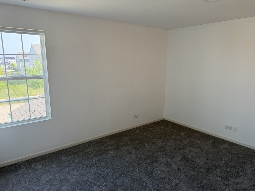 345 Hemlock Lane - Photo 6