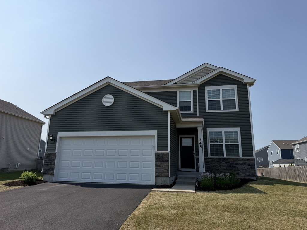 345 Hemlock Lane - Photo 0