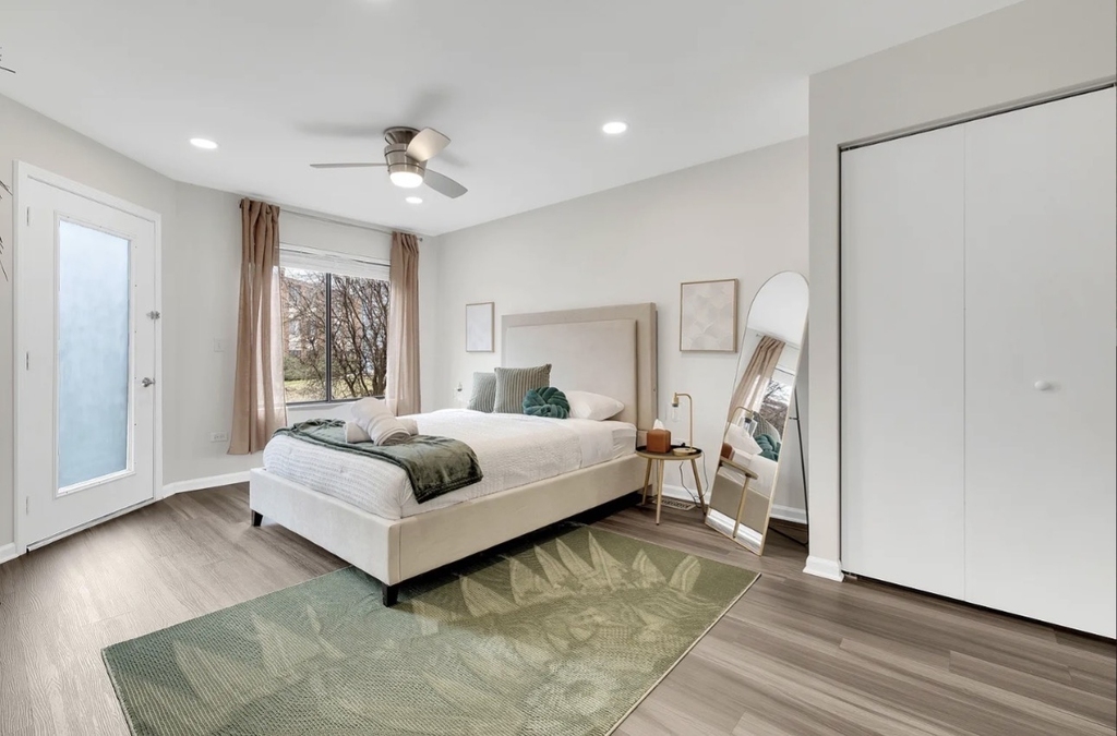 379 Sandhurst Circle - Photo 3