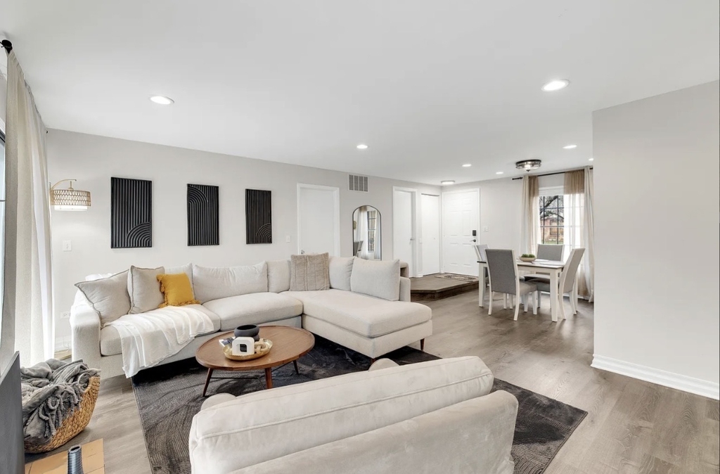 379 Sandhurst Circle - Photo 18