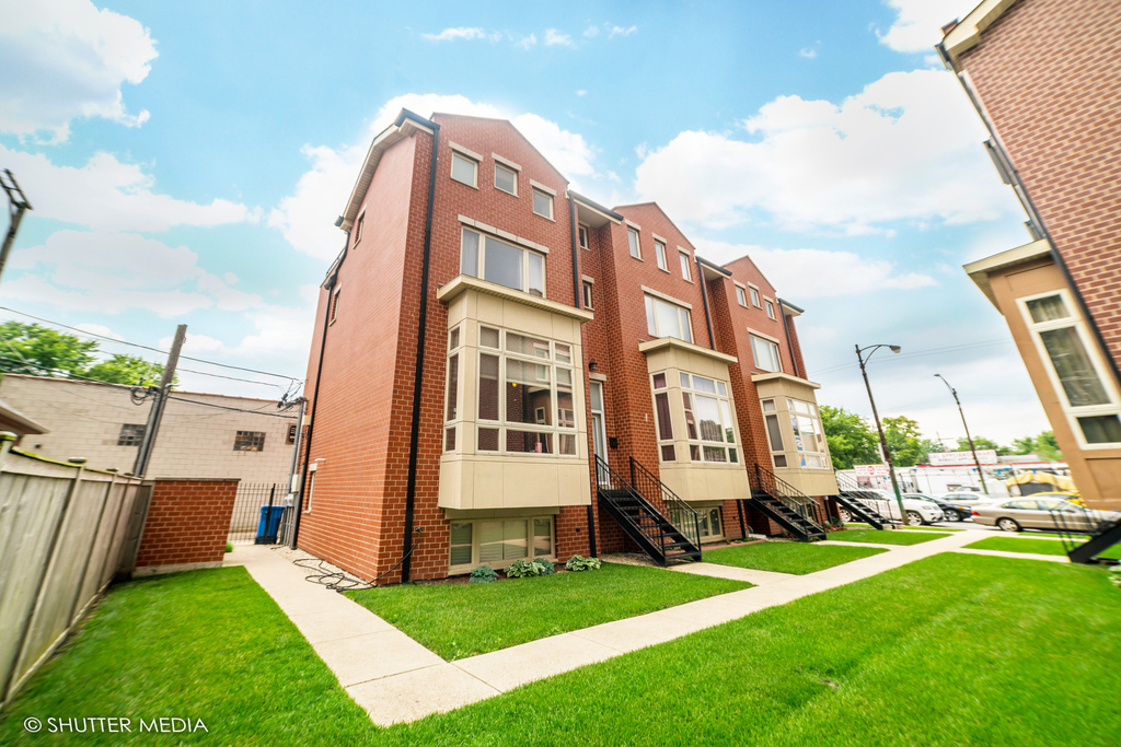4251 W Montrose Avenue - Photo 1