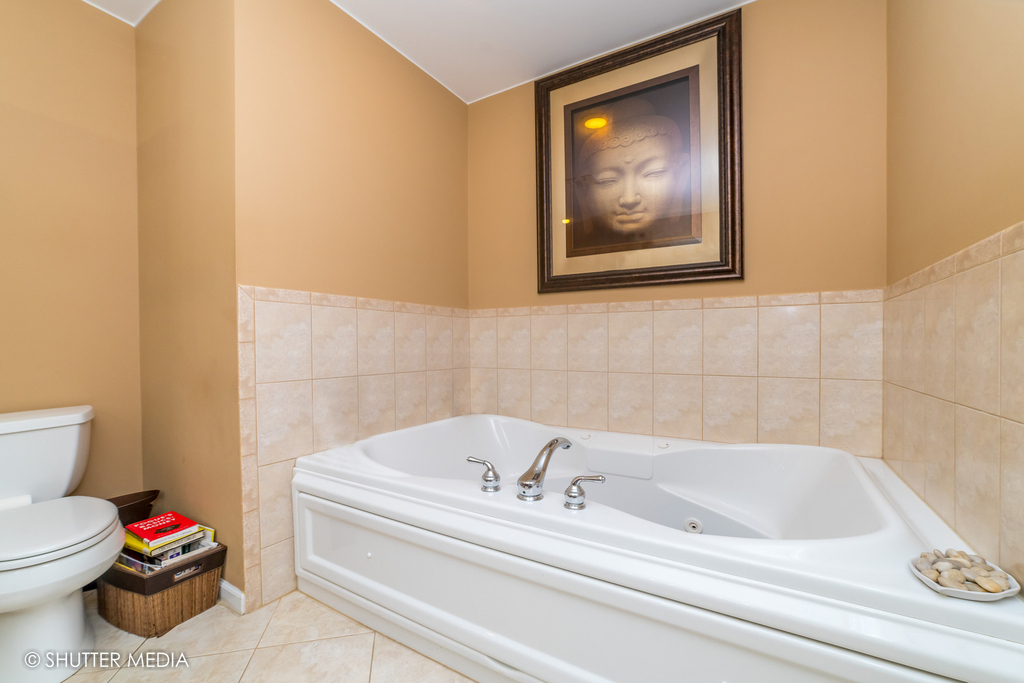 4251 W Montrose Avenue - Photo 11