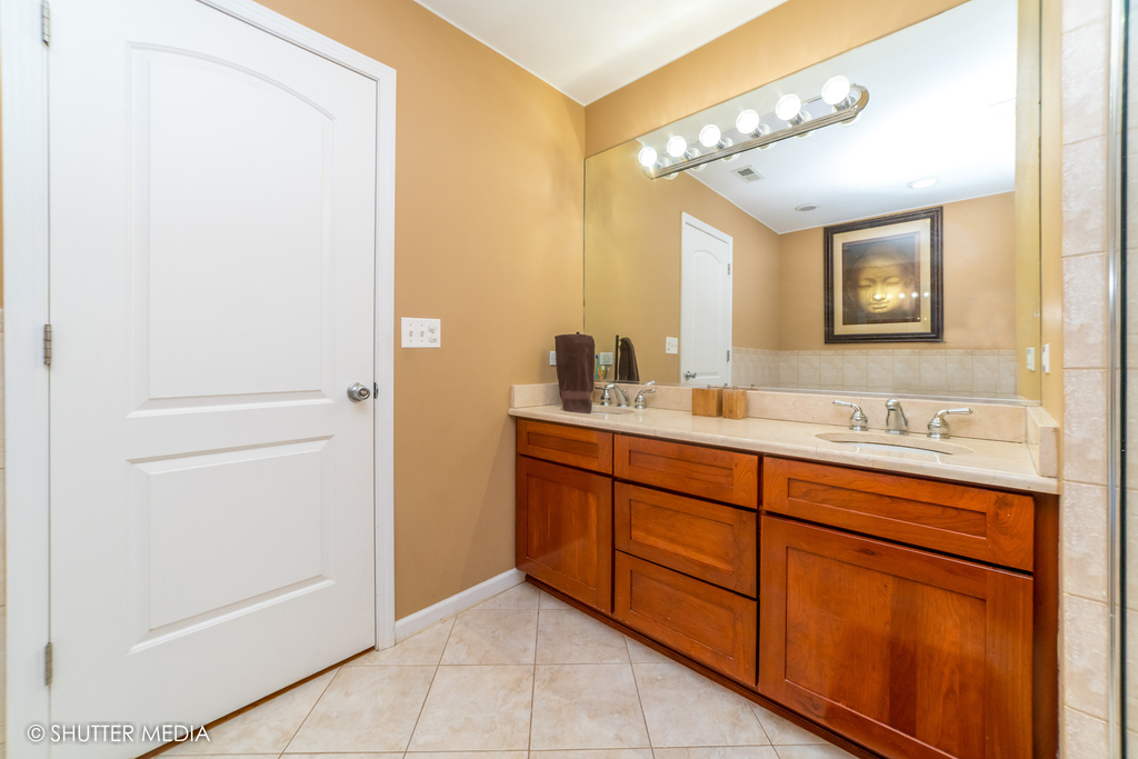 4251 W Montrose Avenue - Photo 10