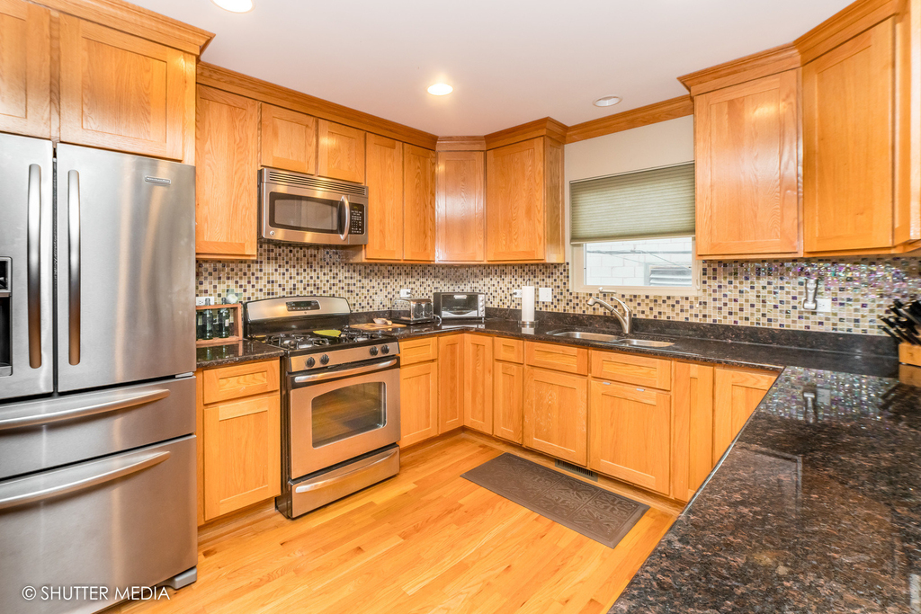 4251 W Montrose Avenue - Photo 5
