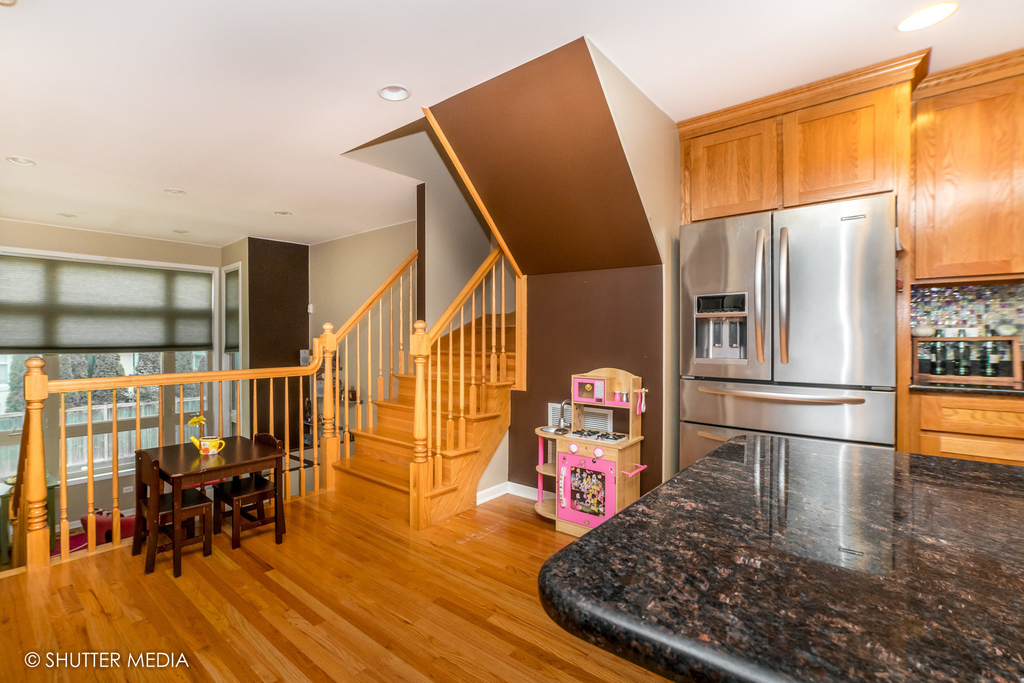 4251 W Montrose Avenue - Photo 7