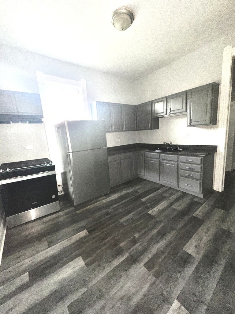1302 E 72nd Street - Photo 9