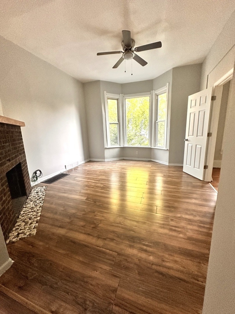 1302 E 72nd Street - Photo 2