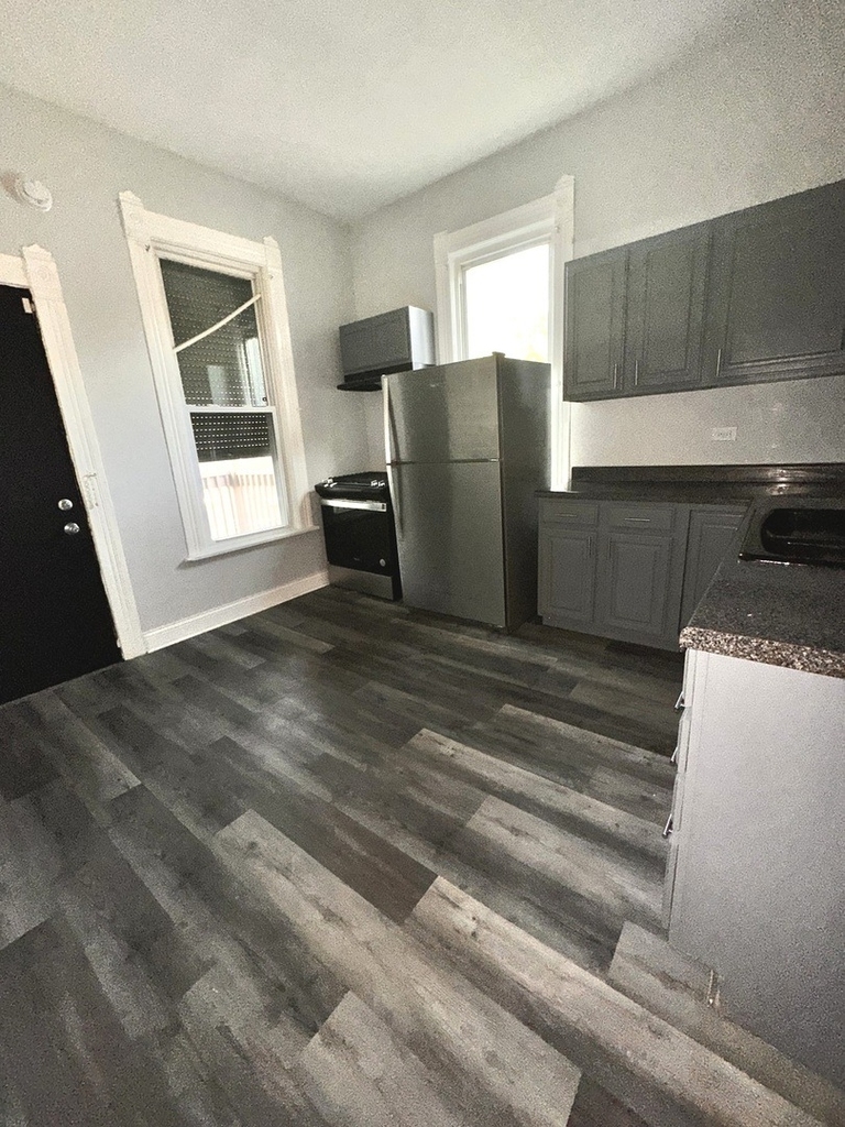 1302 E 72nd Street - Photo 8