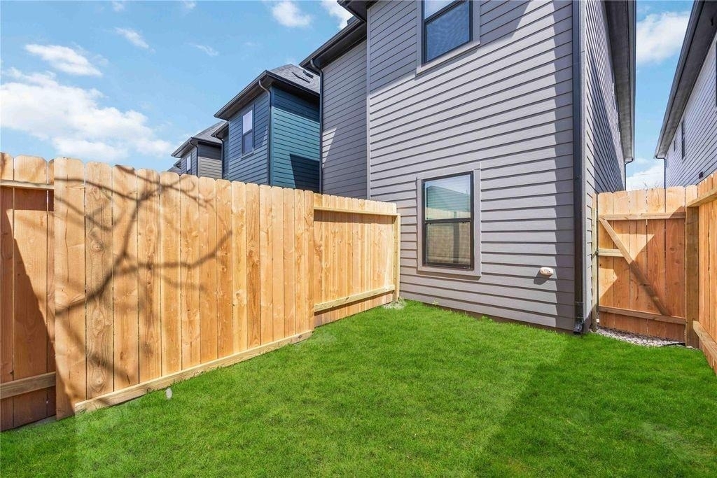 8009 Cora Street - Photo 14