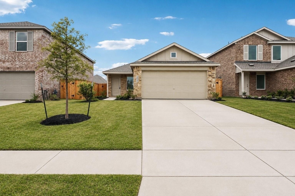 28727 Texas Plains Drive - Photo 0
