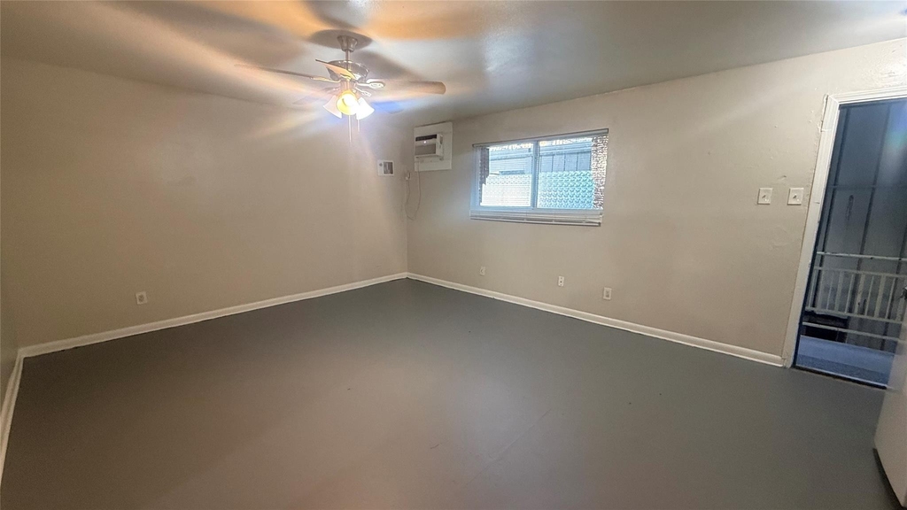 219 West Alabama - Photo 1