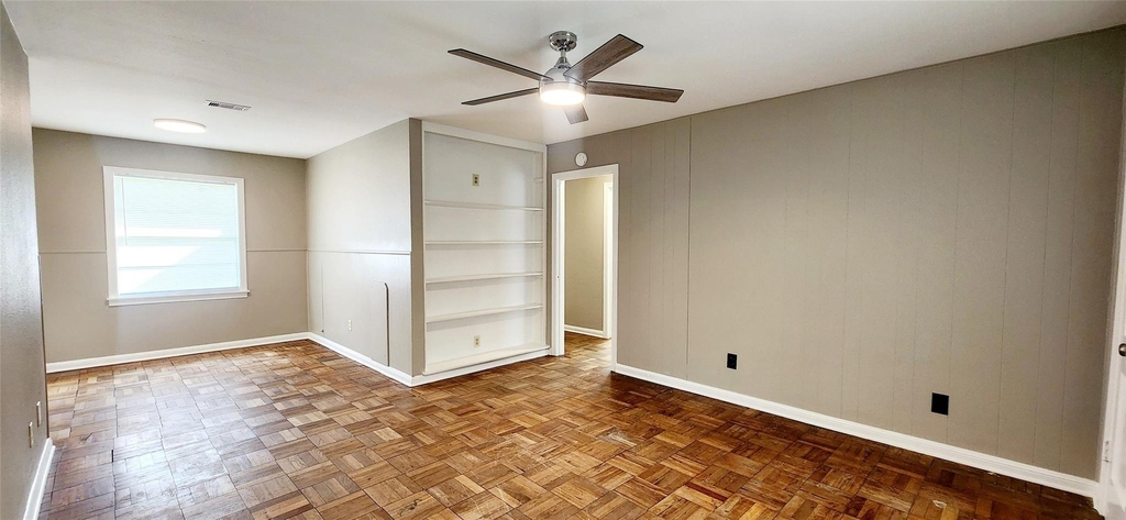 113 Laurel Street - Photo 2