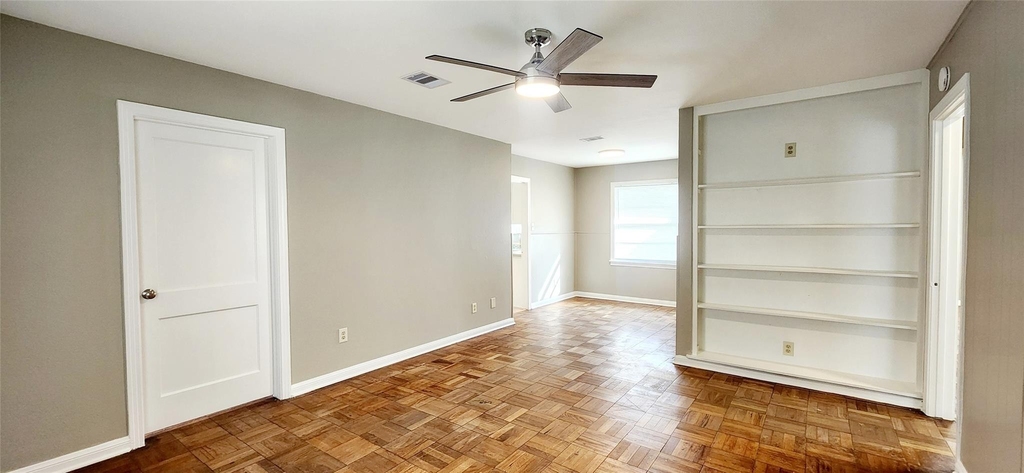 113 Laurel Street - Photo 3