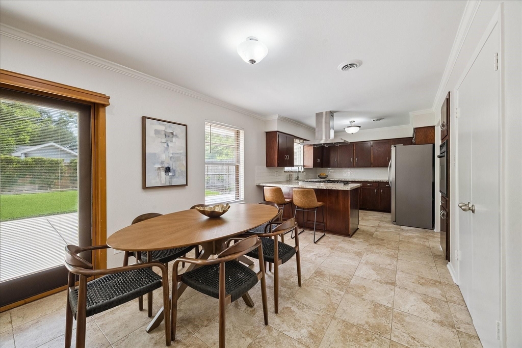9777 Larston Street - Photo 8