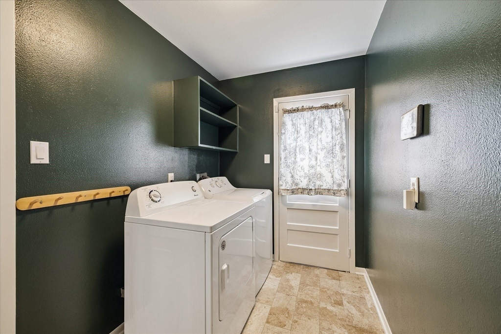 9777 Larston Street - Photo 9