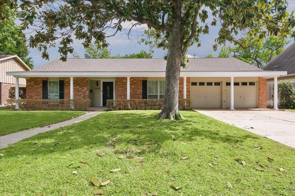 9777 Larston Street - Photo 0