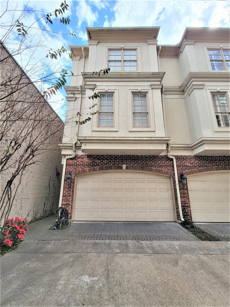 2508 South Boulevard - Photo 0