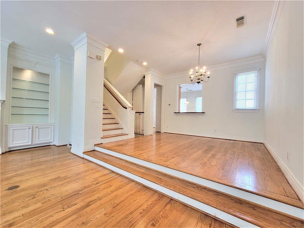 2508 South Boulevard - Photo 3