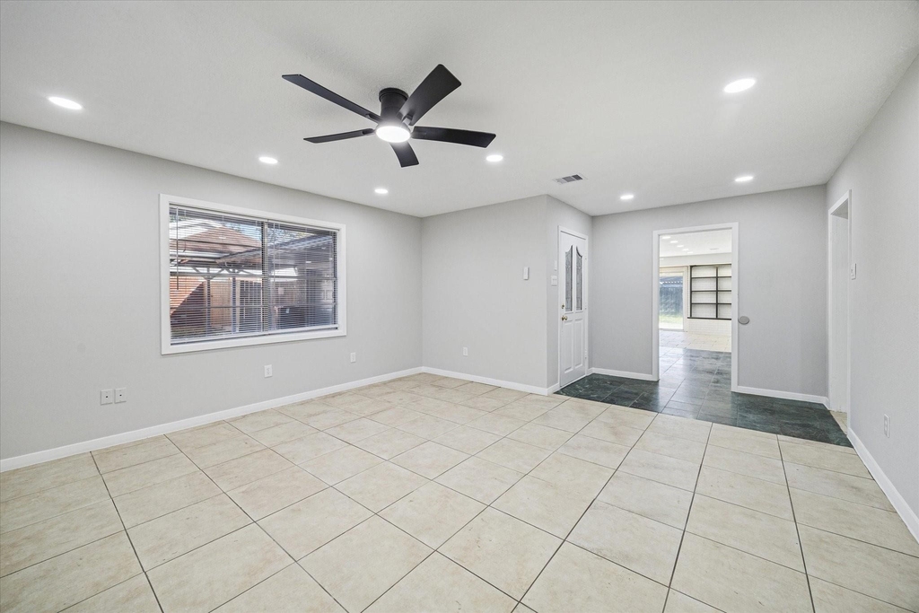 1703 Raintree Street - Photo 3